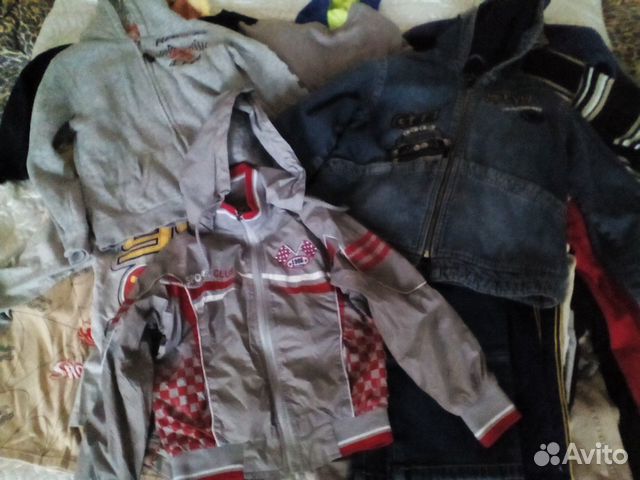 2 ветровки и большой пакет одежды 110-116