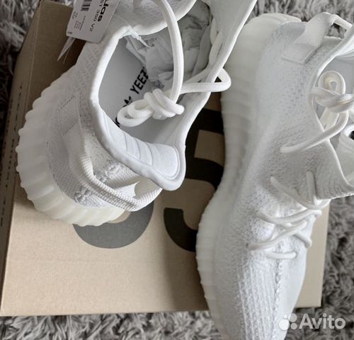 Кроссовки Adidas Yeezy Boost 350 v2 Cream White Кроссовки Adidas Yeezy Boost 350 v2 Cream White