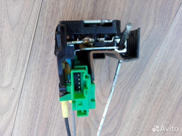 Замок двери передней правой Hyundai Solaris