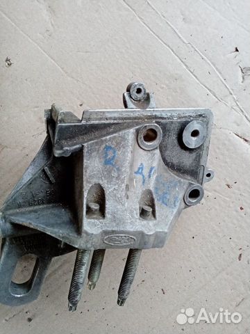 Кронштейн двигателя Ford Focus 1