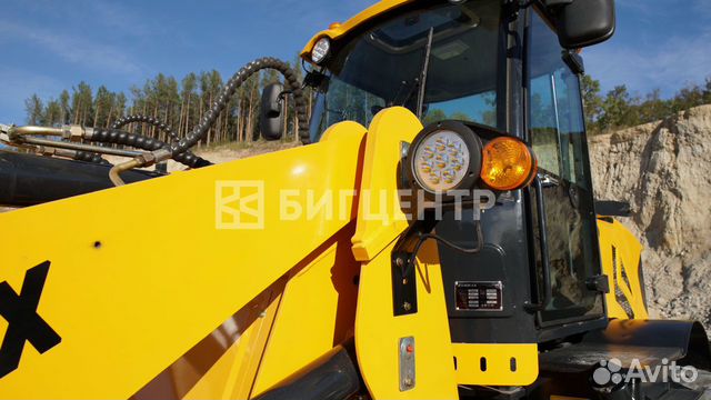 Фронтальный погрузчик Runmax 972E В Наличии Фронтальный погрузчик Runmax 972E В Наличии