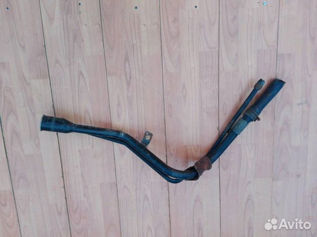 Горловина топливного бака для Mazda 3 (BK5P) Горловина топливного бака для Mazda 3 (BK5P)