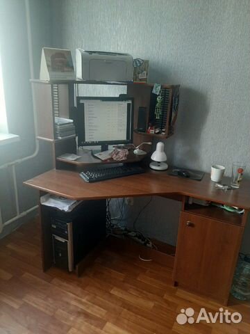 Компьютерный стол