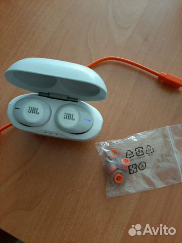 Новые беспроводные наушники JBL Новые беспроводные наушники JBL