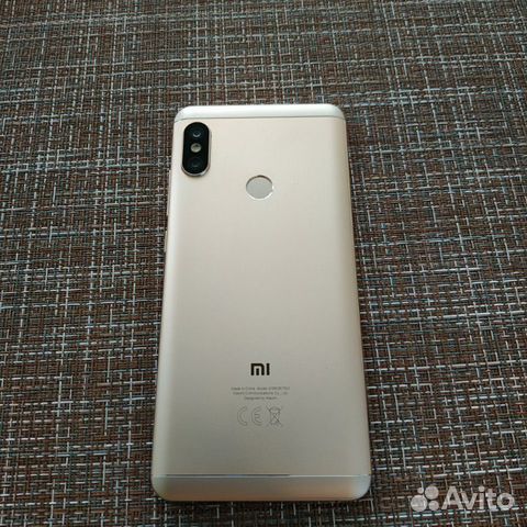Телефон Xiaomi Redmi Note 5