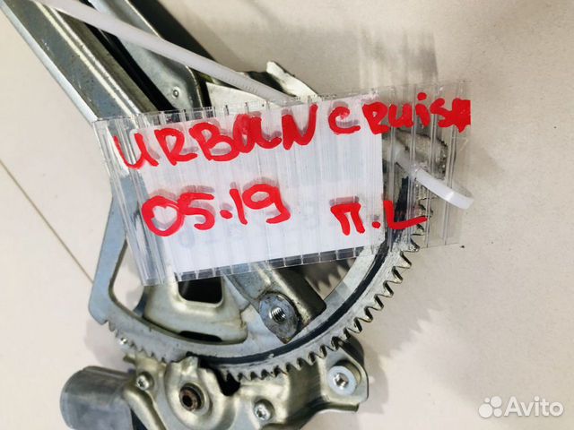 Стеклоподъемник передний левый Toyota Urban Cruise