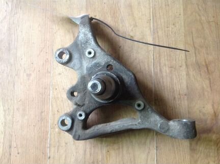 Кулак поворотный передний Мерседес W204 C204 2WD