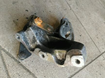 Кронштейн МКПП VW Гольф 3 1,8л 1H0199353D