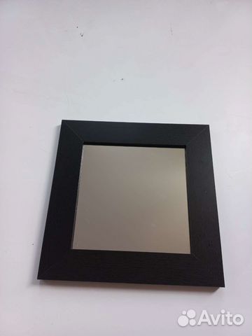 Зеркало настенное в деревянной раме