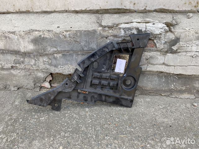 Пыльник бампера правый Рено Логан II 2014