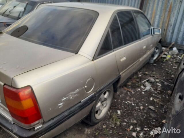 Элементы салона на опель омега А есть все