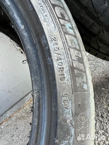 Michelin Pilot Sport 4 245/40 R19 и 275/35 R19 100Y