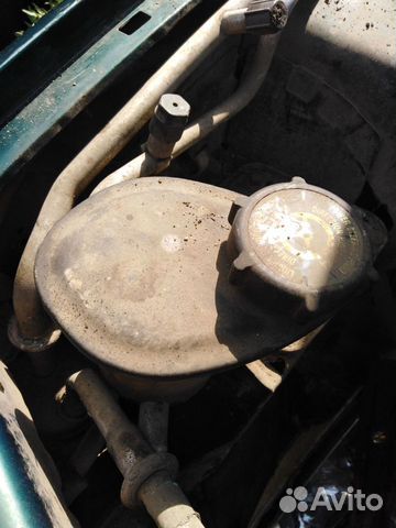 Бачок гура Ford Fiesta 4