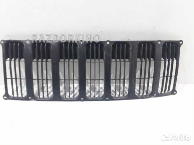 Решетка радиатора Джип
