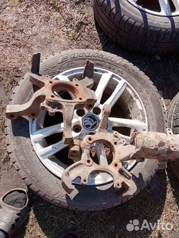 Кулак поворотный правый Chrysler Voyager 3