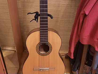 Мастеровая гитара авито. Мастеровая классическая гитара. Бирка для мастеровой гитары. Акустическая гитара hora n1117. Мастеровая гитара авито.