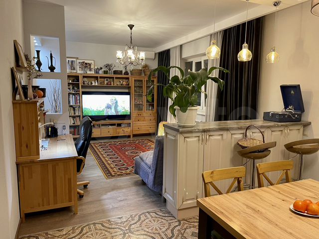 Квартира-студия, 52 м², 2/3 эт.