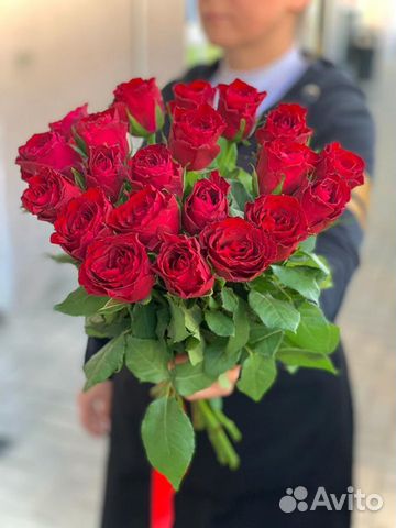 Букет 21 роза под ленту