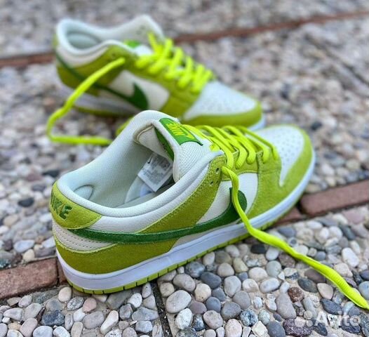 Nike SB Dunk Low «Green Apple»