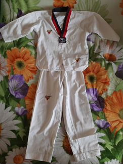 Костюм для тхэквондо