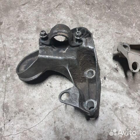 Кронштейн двигателя левый audi a4 b5