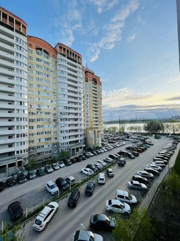 2-к. квартира, 60 м², 6/10 эт.