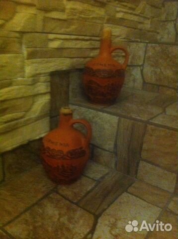 Глиняные бутылки из-под вина