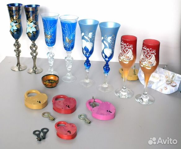 Бокалы, фужеры для шампанского, пива, вина