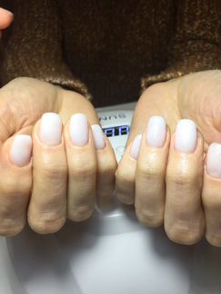 Маникюр,шеллак и педикюр