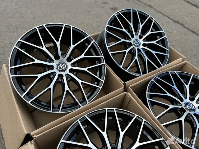Литые диски BMF091 R17 на Toyota Camry