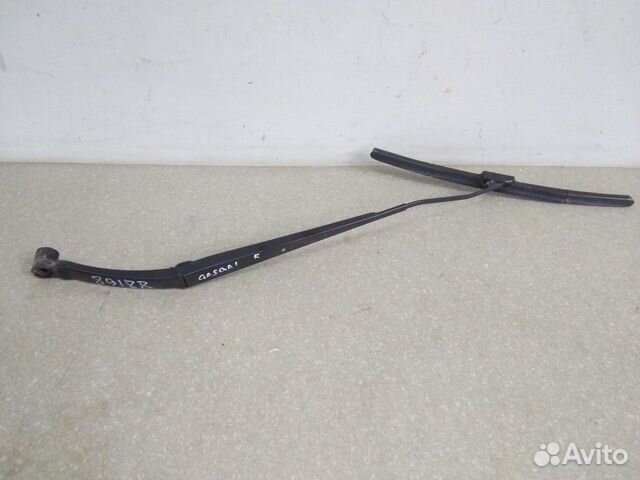 Поводок стеклоочистителя передний правый Nissan Qa