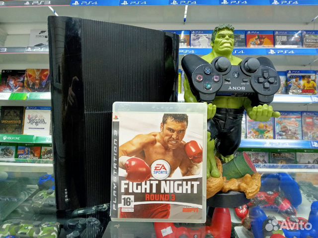 Playstation 3 Super Slim + Fight Night Round 3