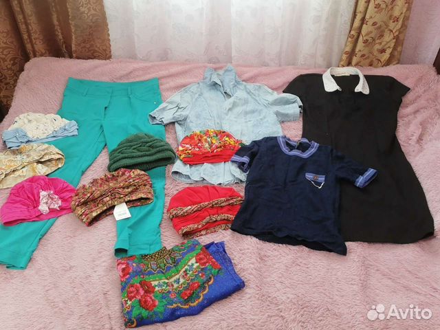 Пакет вещей женский, шапки новые