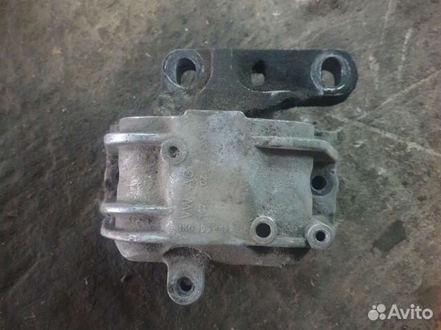 Подушка двигателя фольцваген гольф 5 1.4 BLG