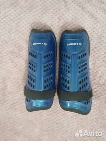 Щитки футбольные