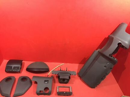 Пластик панели туарег бардачок накладка крышка