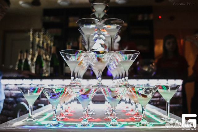 Пирамида Горка Шампанского из Бокалов