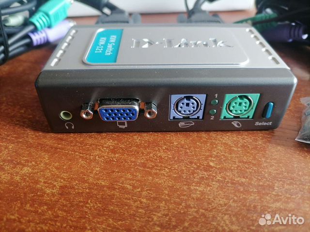 Переключатель KVM D-Link KVM-121