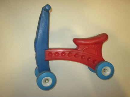 Детский мотороллер-каталка полиэтилен СССР