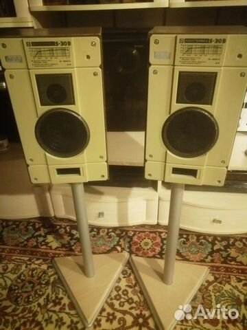 Стойки под колонки аккустику