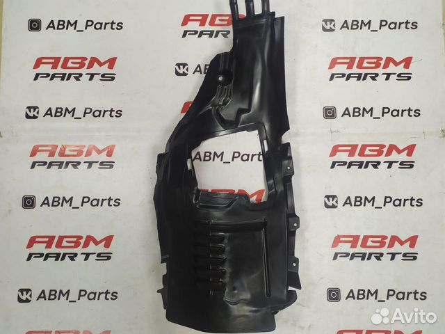 Подкрылок передний правый на Mercedes W205