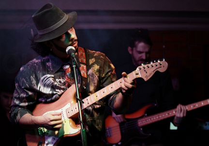 Диктор, закадровый голос, озвучка