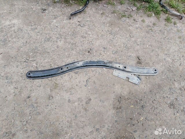 Нижняя планка телевизора Форд фокус 2