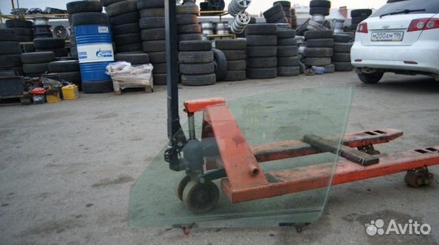 Стекло двери передней левой Toyota Opa 1.8 1ZZ