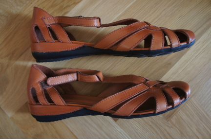 Босоножки новые