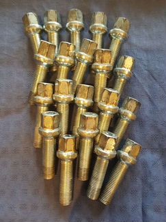 Болты колесные, хромированные на Мерседес