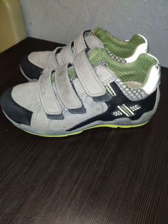 Кроссовки, р-р 28