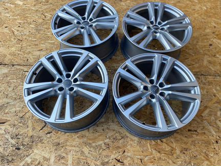 Комплект литых дисков R20x9 5x112 на Audi Q7 4M