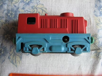 Тепловоз механический от детской железной дороги