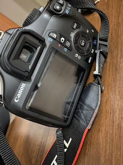 Зеркальный фотоаппарат EOS 1100D
